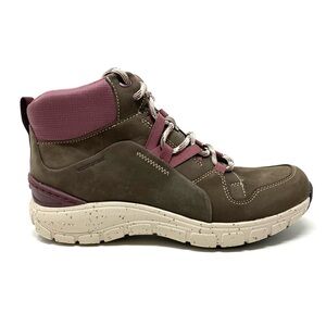 Clarks Wave Summit AP Taupe Combination Waterproof Shoes Size 9.5 Wide NIB